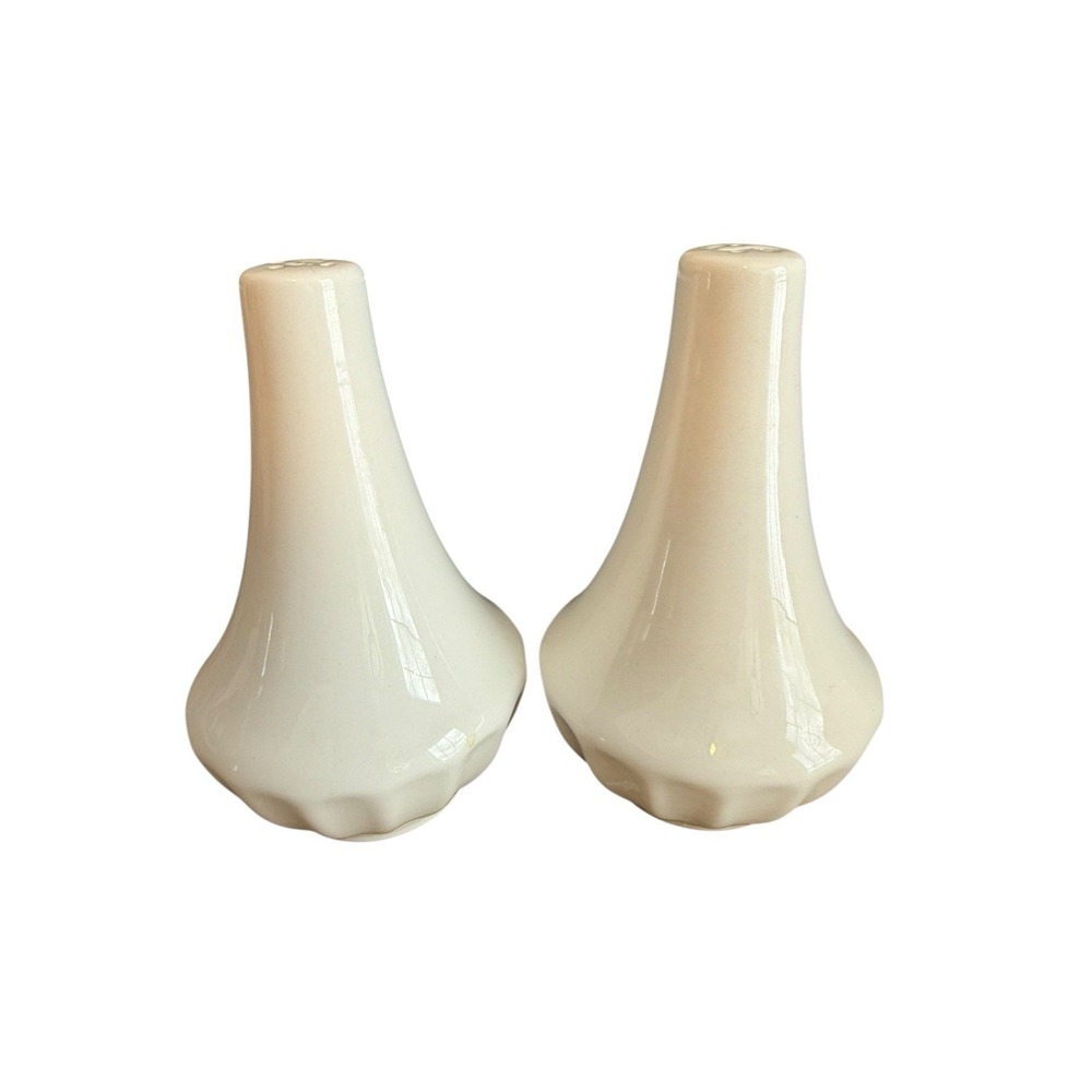 J G Meakin‎ White Ceramic Salt & Pepper Shakers-Made In England; 5.25" tall
